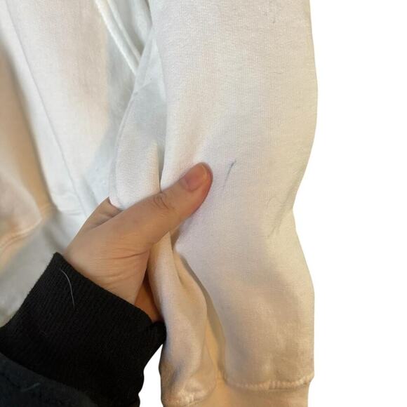 Jean-Michel Basquiat Art Hoodie – White Pullover with Bold Back Print - Picture 4 of 5